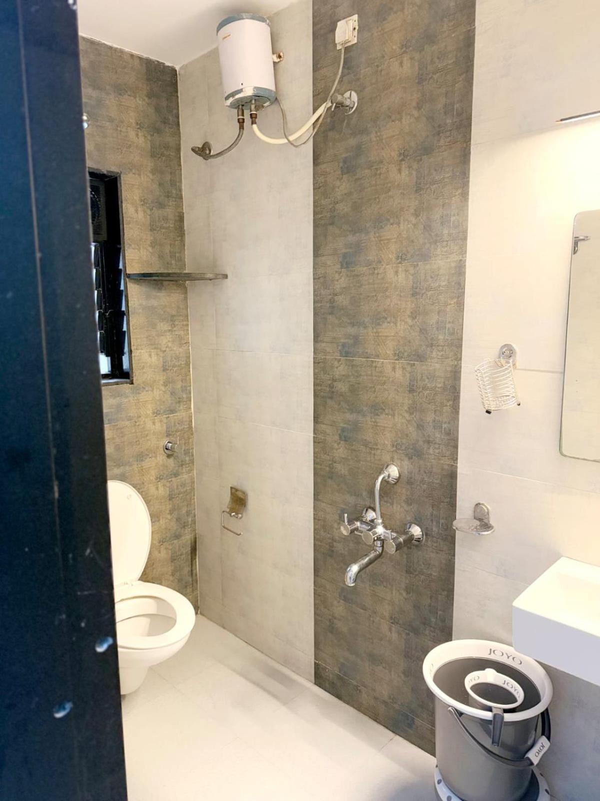 Apartment 2bhk Cozy By Royal Luxor Pune