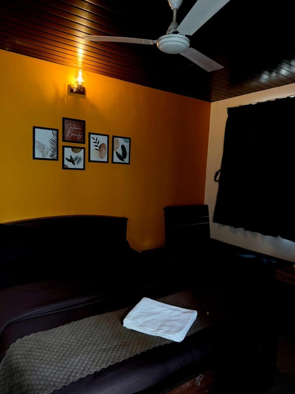 Apartment 2bhk Cozy By Royal Luxor Pune