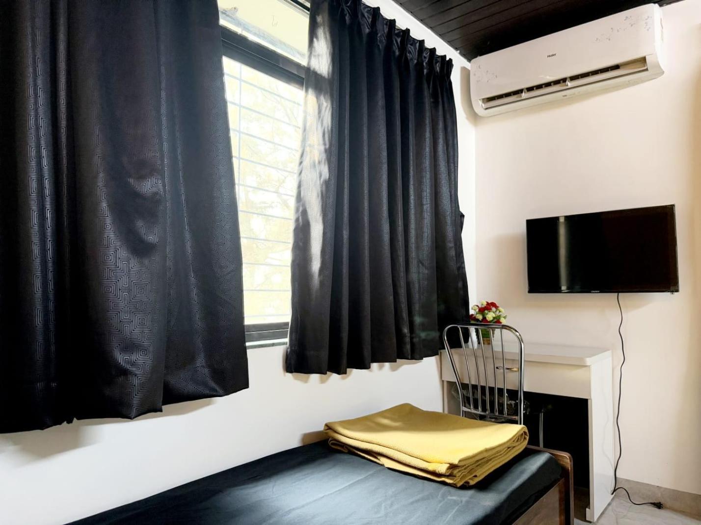 2bhk Cozy By Royal Luxor *
